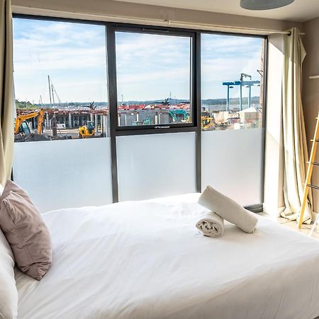 Beautiful Two Bedroom Harbour Side Apartment Poole Kültér fotó