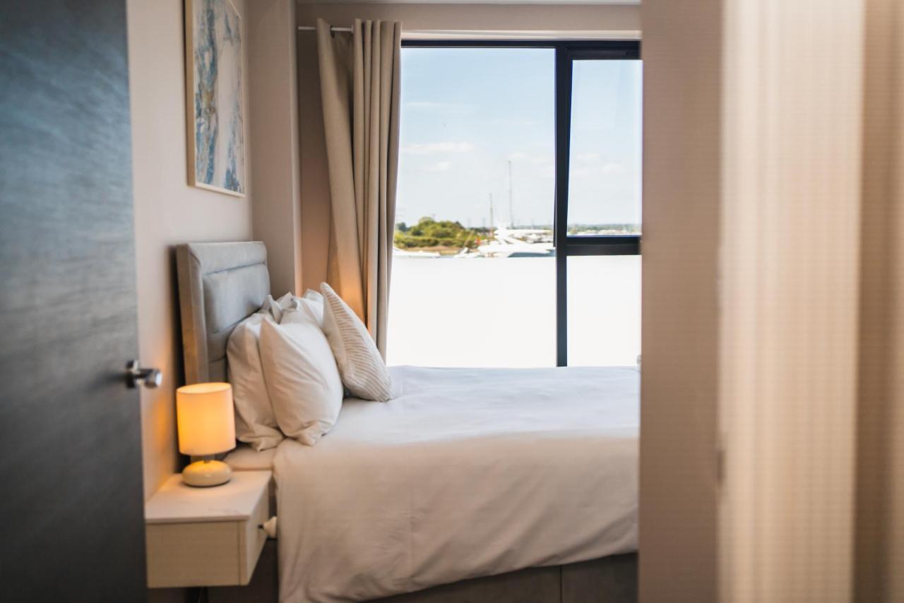 Beautiful Two Bedroom Harbour Side Apartment Poole Kültér fotó