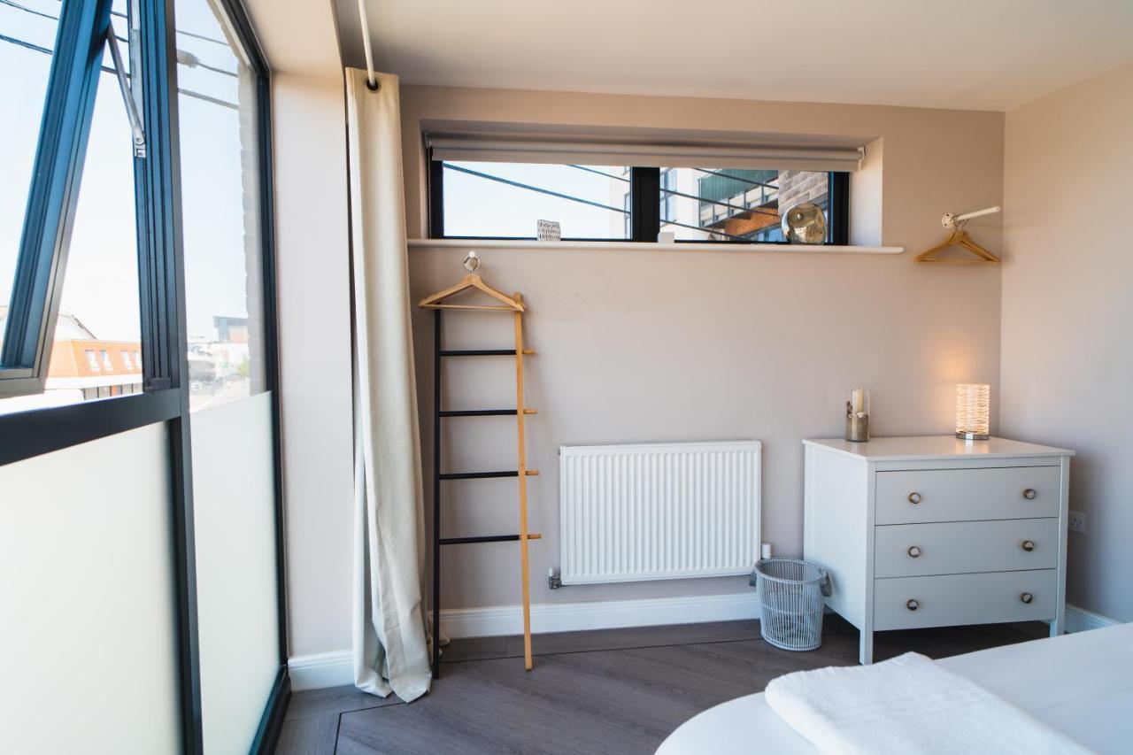 Beautiful Two Bedroom Harbour Side Apartment Poole Kültér fotó